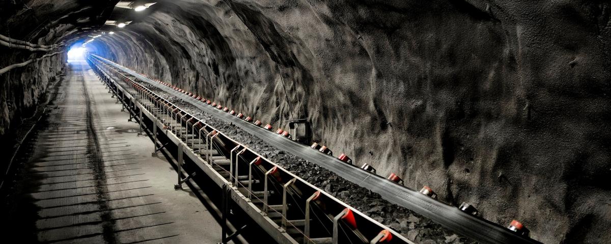 Шахтный ленточный конвейер